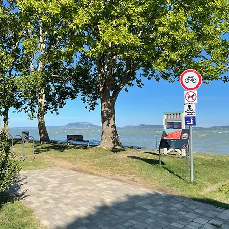 Vendeghaz A Diofahoz Gæstehus Balatonboglár